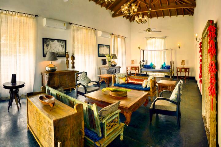 Living room image 3