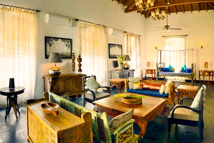 Living room image 4