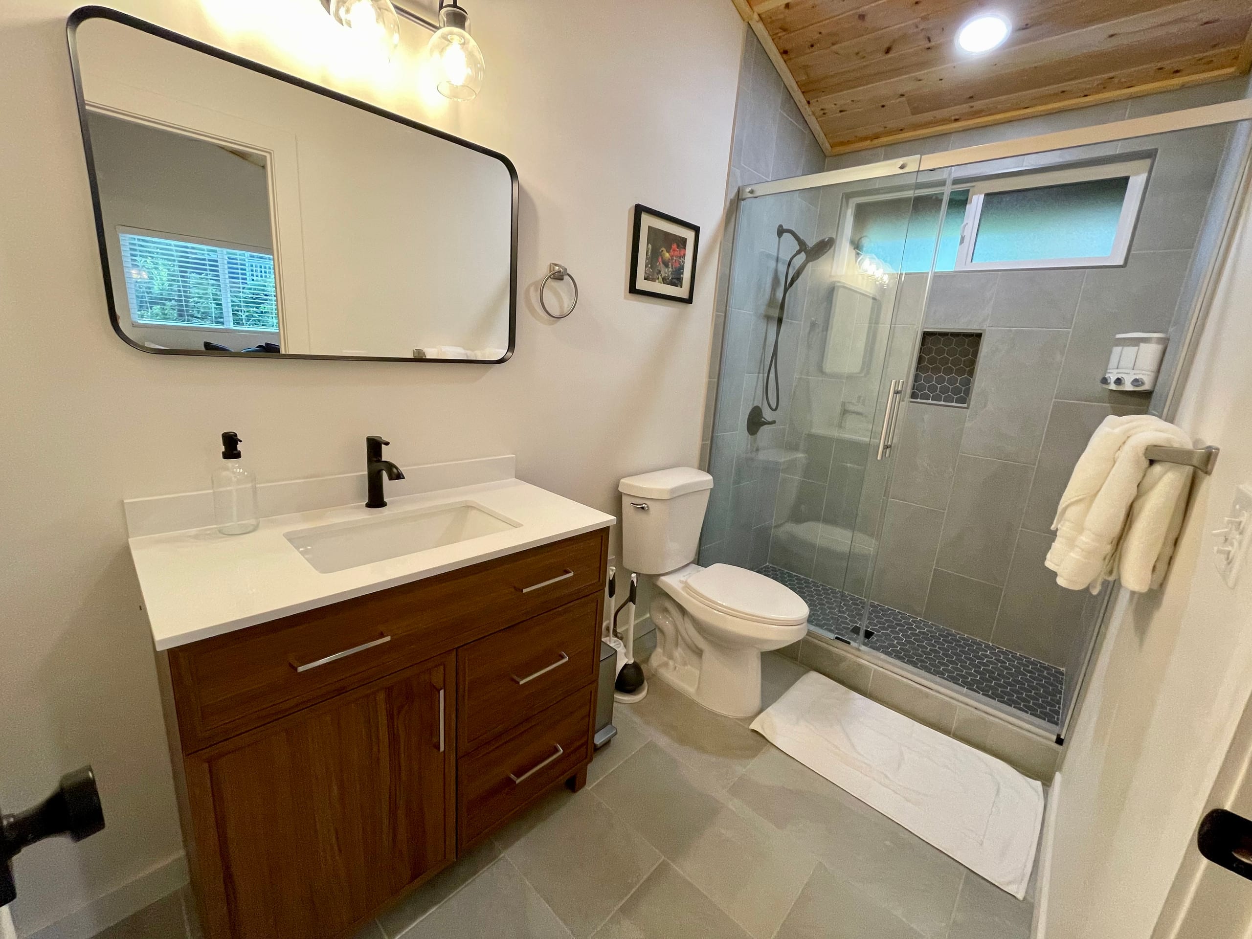 Home in Volcano · ★4.99 · 2 bedrooms · 3 beds · 2 baths - Image 17