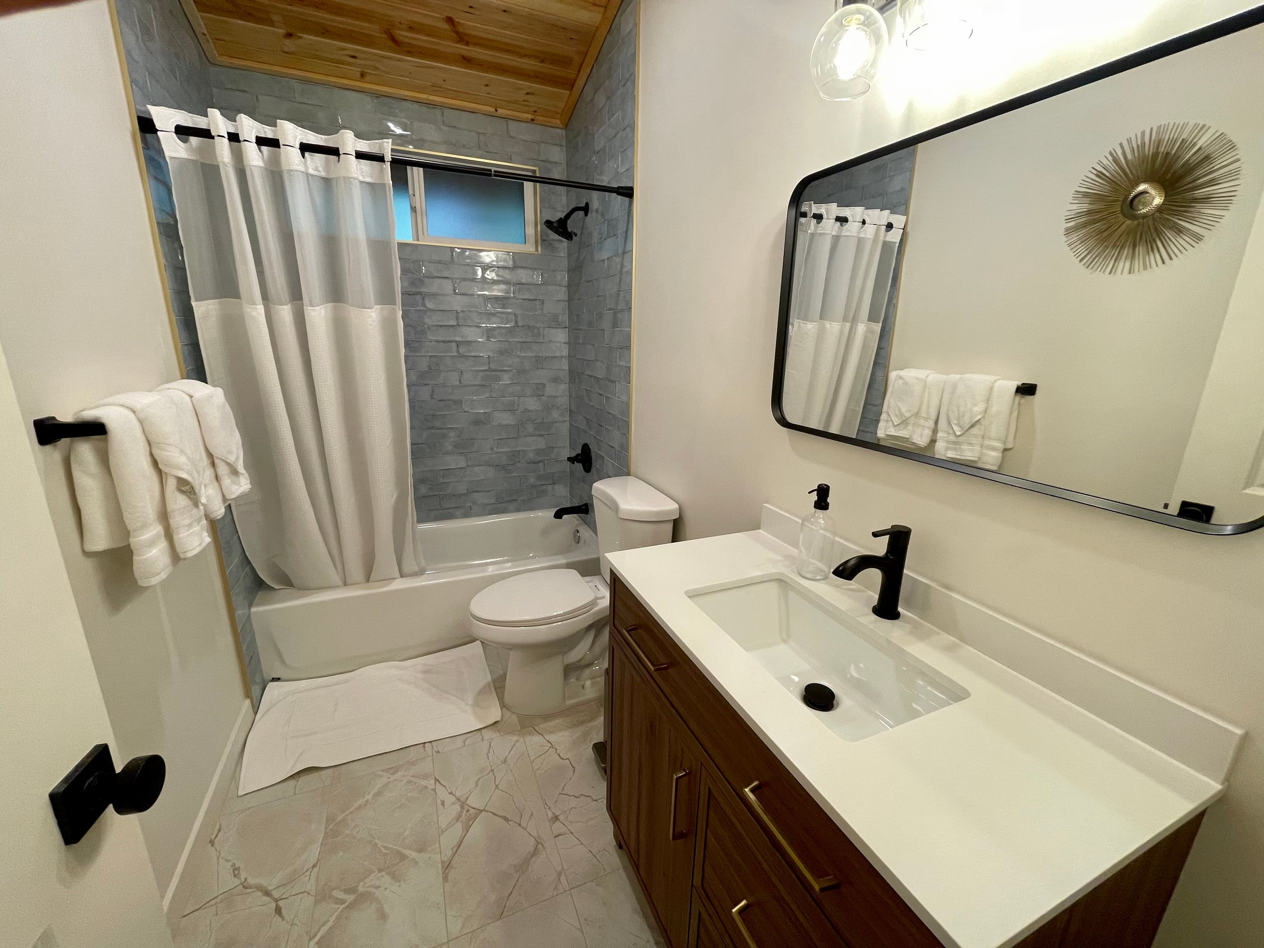 Home in Volcano · ★4.99 · 2 bedrooms · 3 beds · 2 baths - Image 18