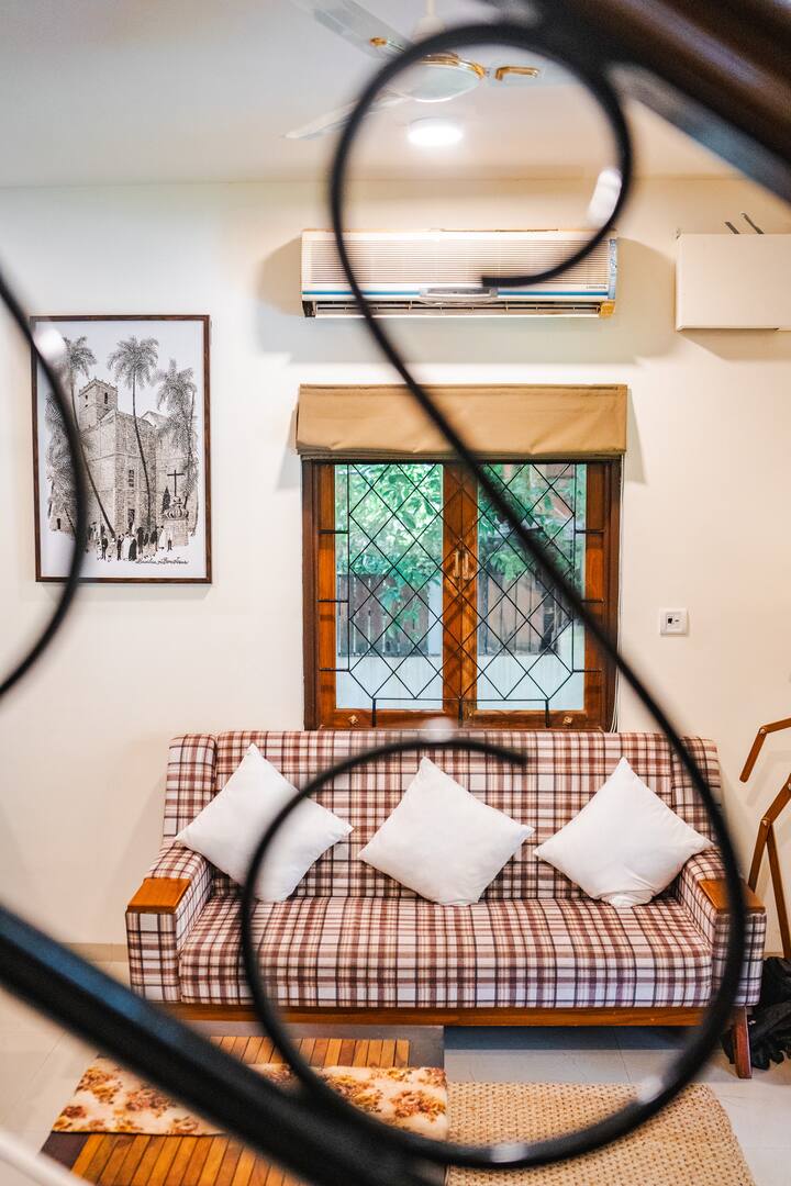 Living room image 3