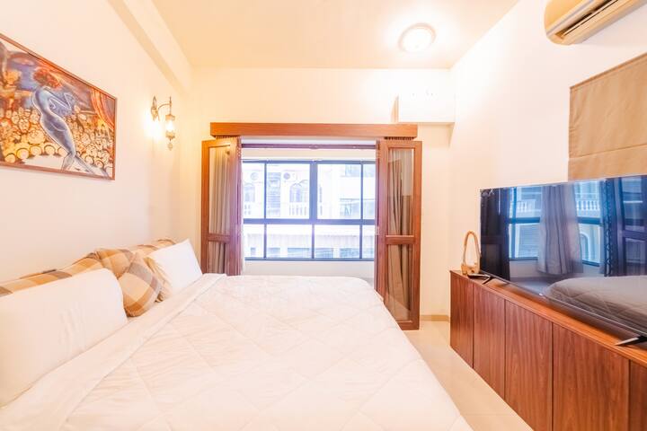 Bedroom 1 image 2