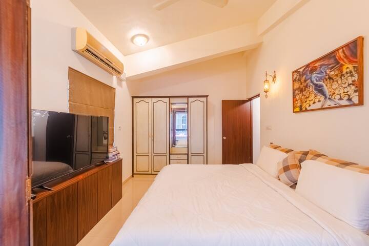 Bedroom 1 image 3