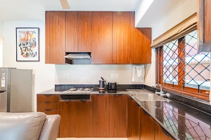 Full kitchen image 1