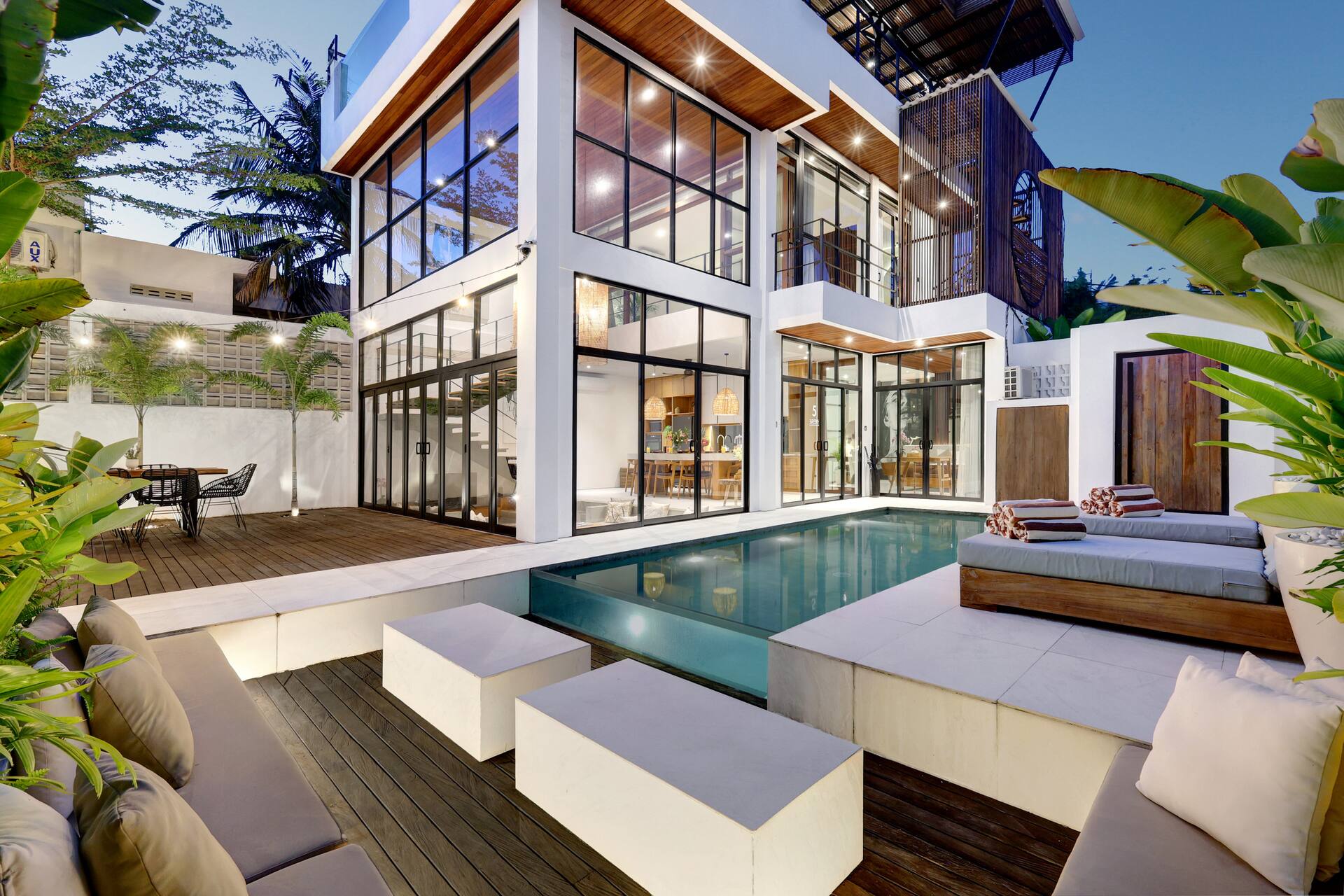 Twin Pool Retreat 4 Bedroom Private Villa in Canggu 2