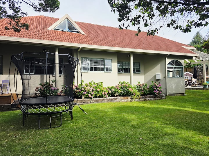 Family Coastal Home | 3 Bedrooms | Sleeps 6+ - Northland