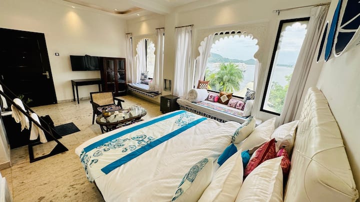 Seren Lakeview King Room By Nirvana - Udaipur