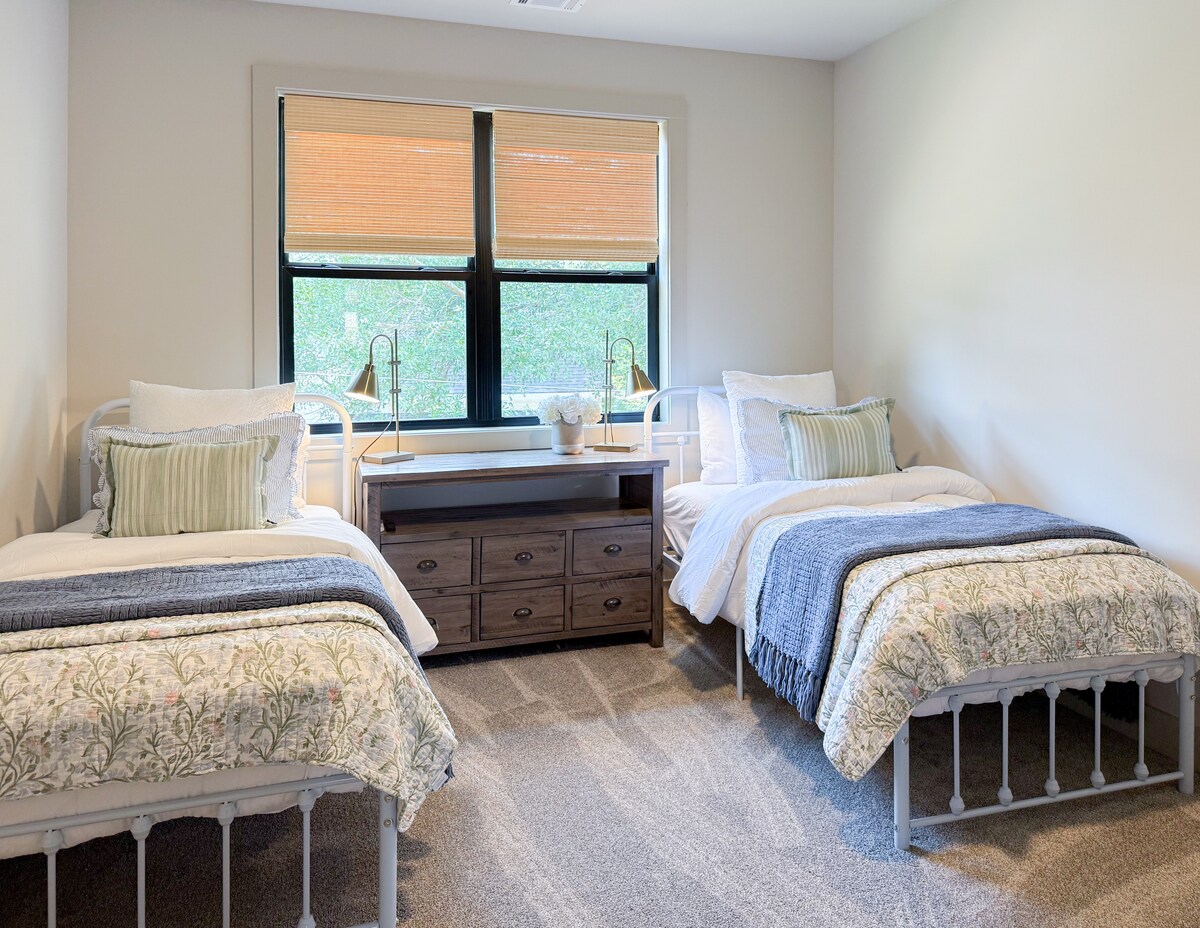 *New Home* Guest Fave in Flowery Branch 3BR 2.5BA