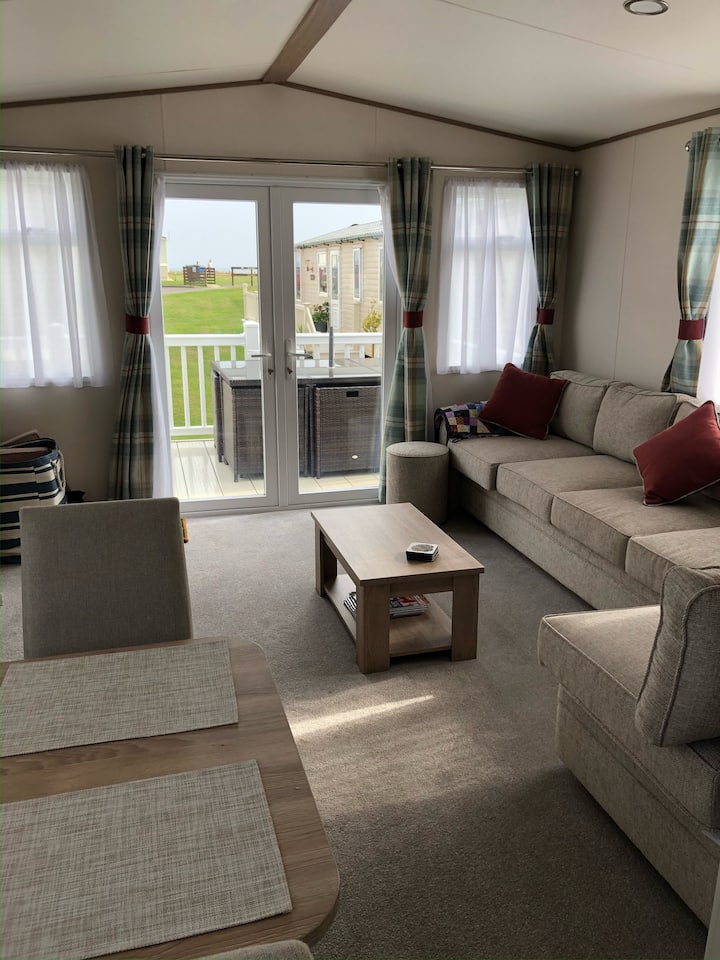 New Milton Retreat
*Sea View* - Milford on Sea