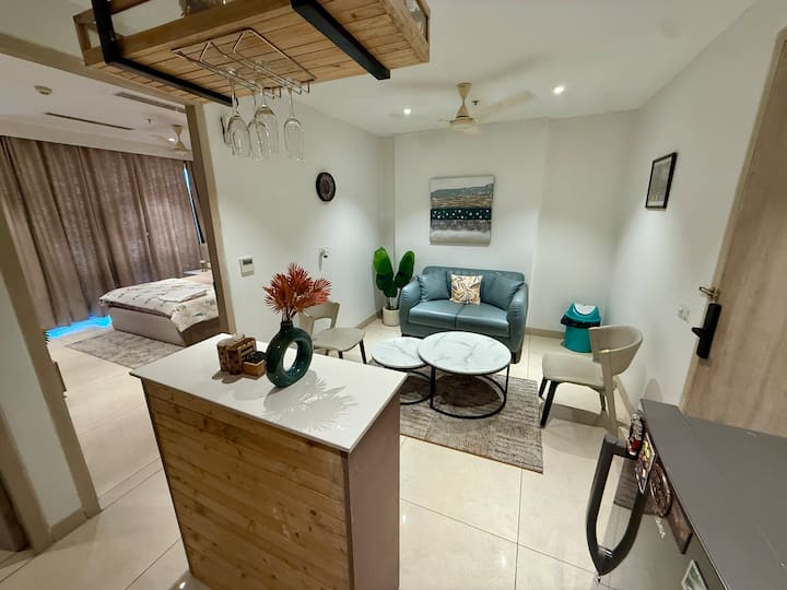 Highrise Suite 15th Floor With 290 Degree View - Gurgaon