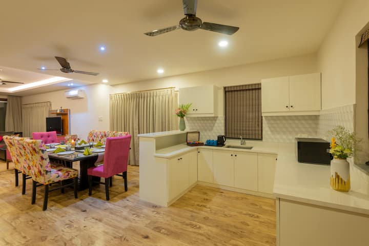 Dining area 1 image 1