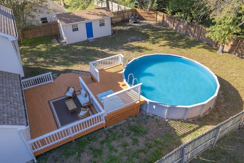 Logan Lodge: *Pool House* 4 Bedrooms 3 Bathrooms