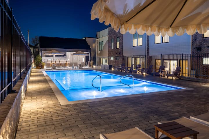 Urban Resort- Pool, Sauna, Gym, Bar Five-points - Nashville, TN