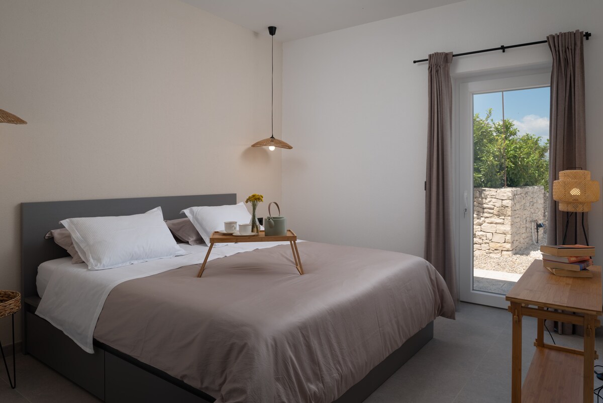 საძინებელი 1