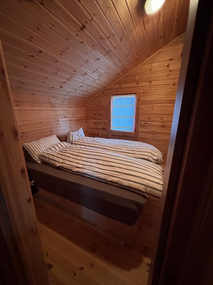 Спалня с двойно легло, 180 см