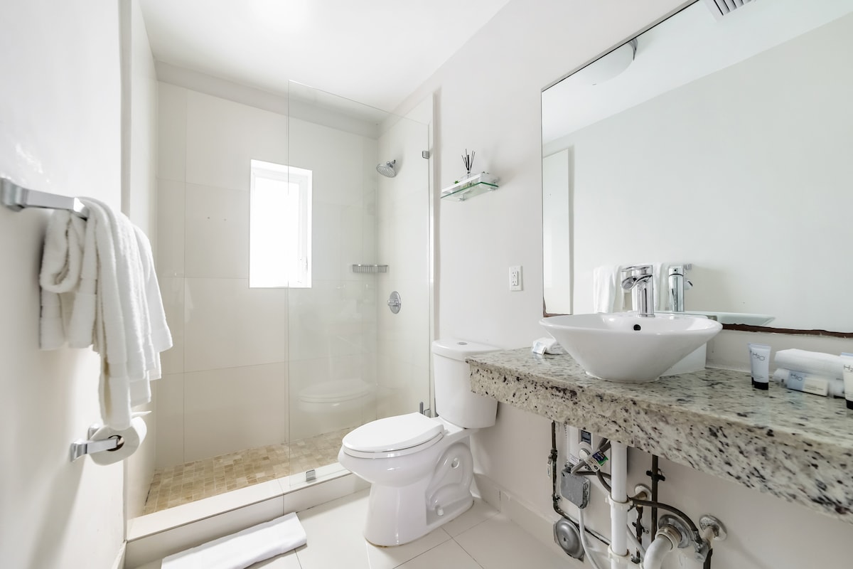 Ocean Kitchenette Suite