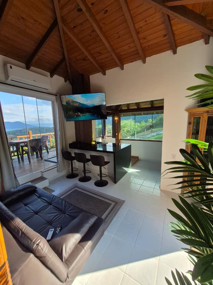 Casa Em Ilhabela, Com Linda Vista Para O Mar. - Ilhabela