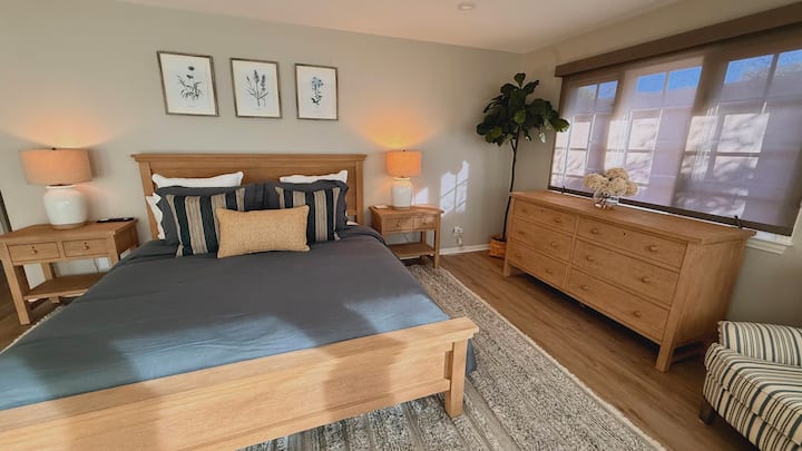 Главна спална соба со душек (широк 180 – 200 см)