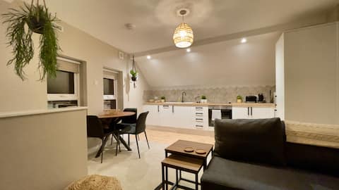 Top performing Airbnb: Relaxed boho style flat in Netheredge, Sheffield in Nether Edge