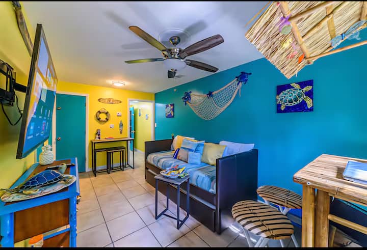Steps To Beach/cruisers
 2bed 1bath Sleeps 6 - Cape Canaveral, FL