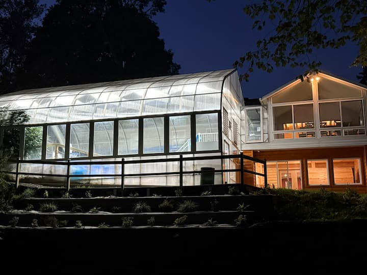 Majestic Cottage Estate with Indoor Heated Pool
