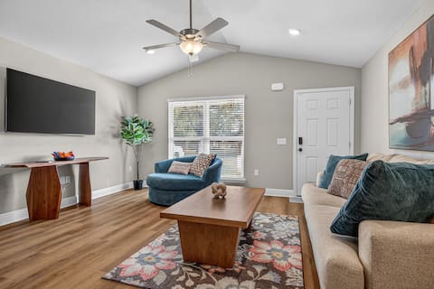 Popular Airbnb listing: Cozy Cottage 2 Beds & Sofa Bed | 2 Bath in Warrington