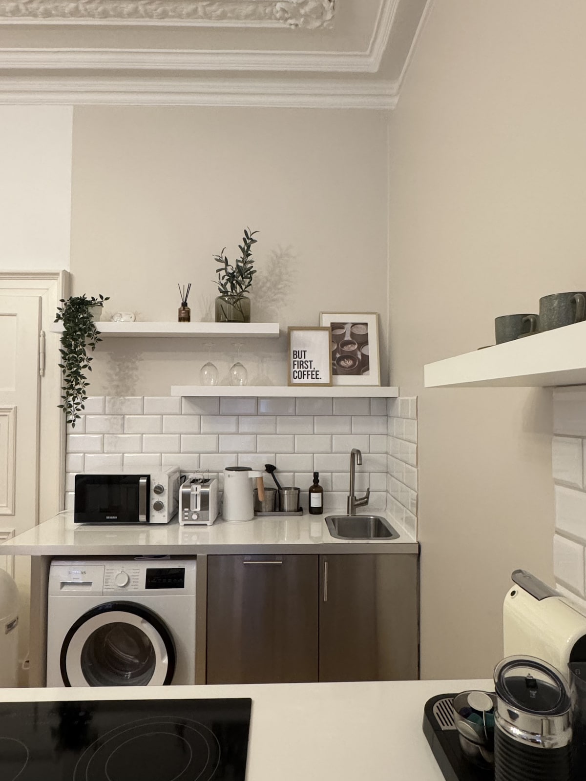 Successful Airbnb property: Historic loft near Marienplatz & Central Station in Ludwigsvorstadt Kliniken