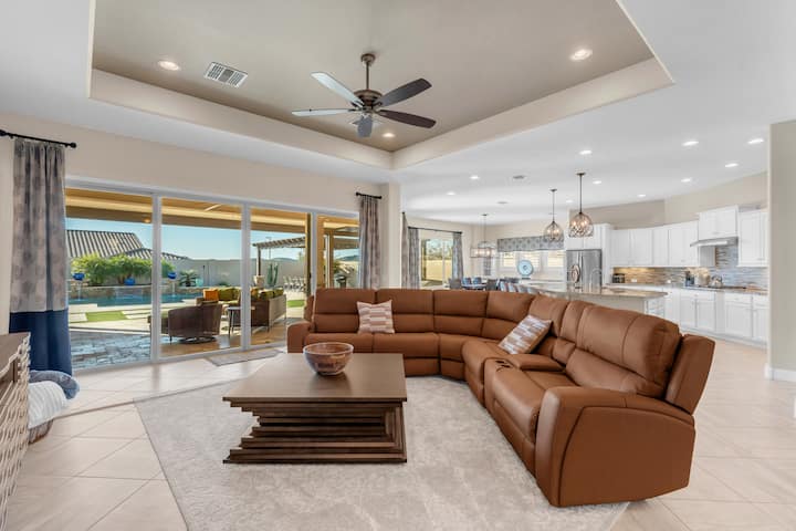 Rated Top 1% Of All Homes On Airbnb - Resort Style - Goodyear, AZ