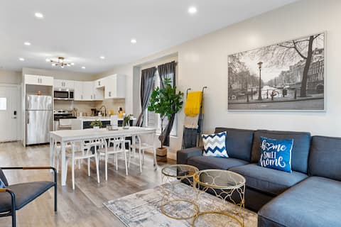 Top performing Airbnb: 5 min to DT Luxury - 4Bed 2Bath - Modern House in River West