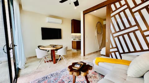 Successful Airbnb property: Playa's Heartbeat - Steps to 5th | New + Rooftop in Tohoku