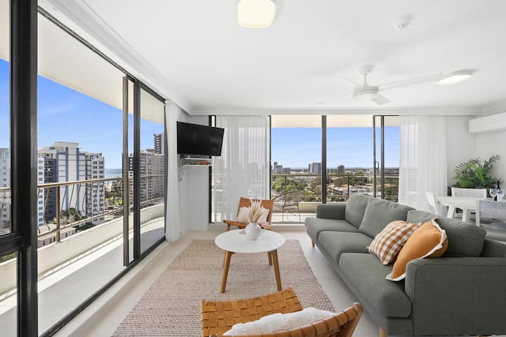 From Sunrise Swells To Sunset Sips | Beachfront - Tweed Heads
