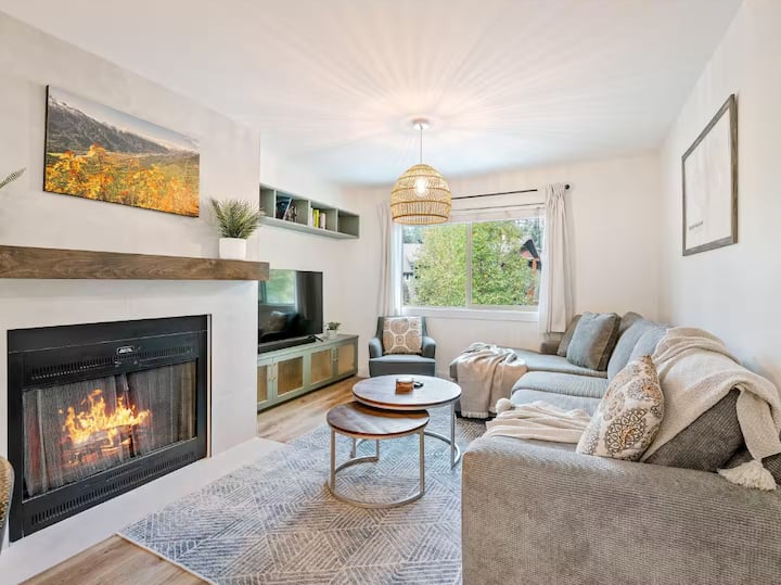 Entire Upstairs House In Prince George, Bc - Prince George