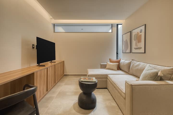 King Suite In Gdl | Parking & Wi-fi Included - Guadalajara