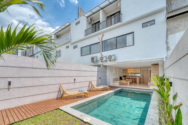 Enzio A3 – Elegant 3br Villa In Vibrant Pererenan - Bali