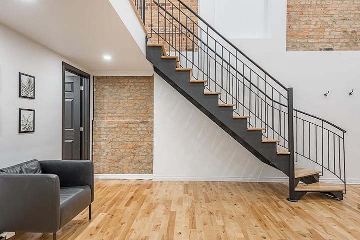 Steps To Basilica, Dining, Metro & Old Port Charm - Brossard