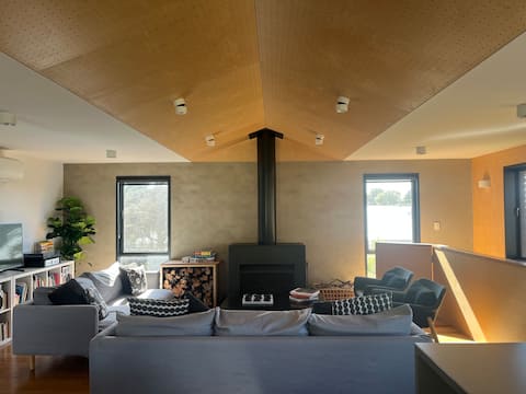 Successful Airbnb property: Spacious Retreat (Ideal for Multiple Families) in Portsea