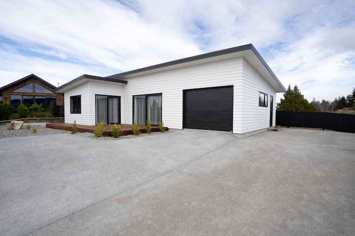 NEW two bedroom home in Te Anau