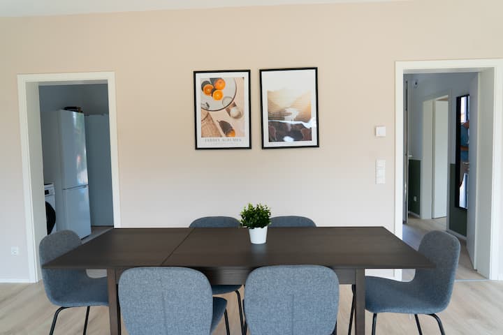 Wohlfühloase - Moderne Wohnung Mit 5 Schlafzimmern - Wedemark