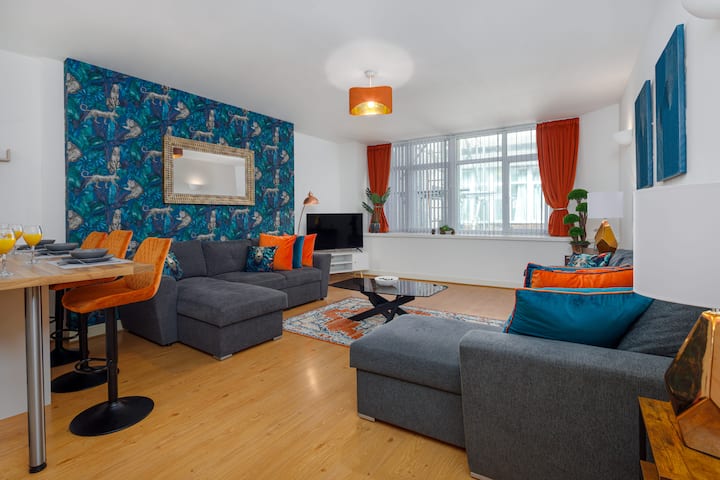 Flatzy - Spacious City Centre Retreat | Sleeps 6 - 리버풀