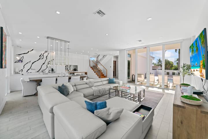 Stunning 3br Villa W/heated Pool • Hollywood Beach - Hollywood, FL