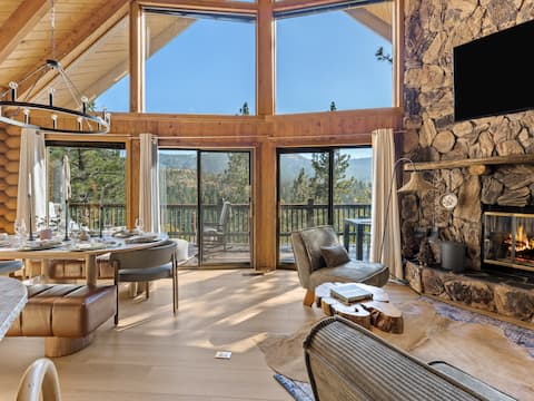 Popular Airbnb listing: The Colusade 5BR*View*Game Room*Hot Tub*EV Charger in Big Bear Lake