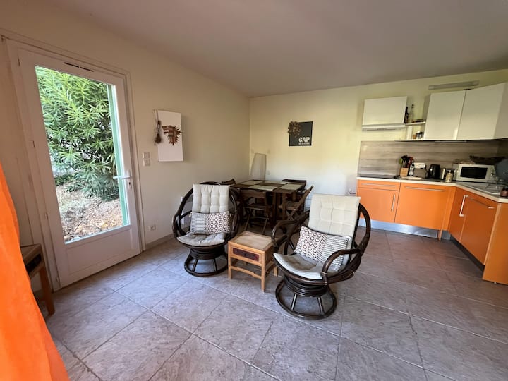 Appart. T2 Avec Belle Terrasse, Vue Mer/cap St-flo - Saint-Florent