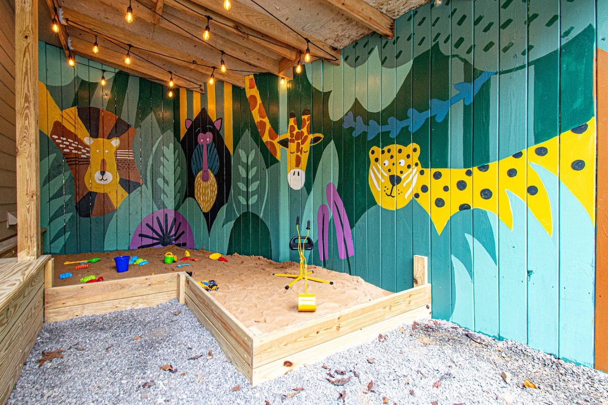 Jungle mural game room