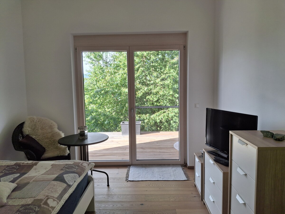 Und das 3. Schlafzimmer. Bett 140 x 200