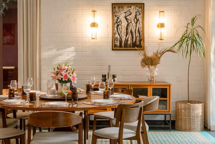 Dining area image 3