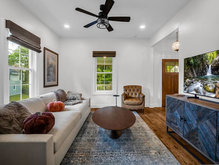 Hendersonville Honeybee W/ Fire Pit - Hendersonville, NC