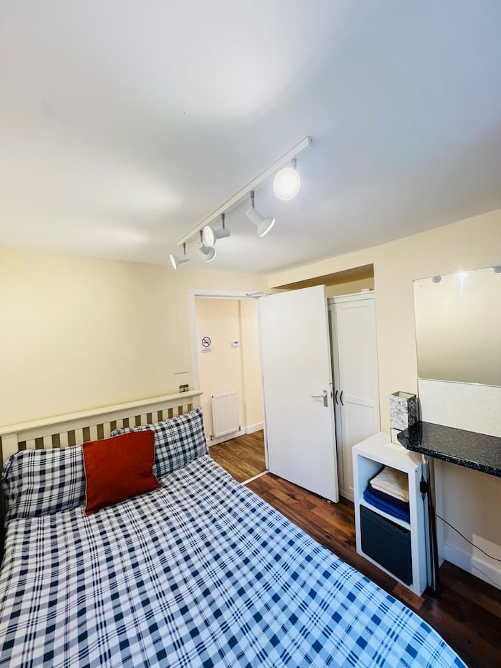 საძინებელი 1