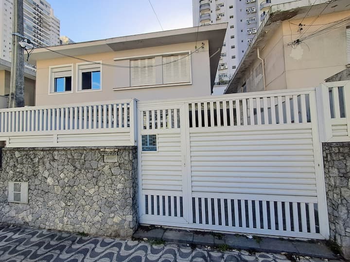 Casa Completa Em Santos - Bairro Do Gonzaga - Santos, Brasil