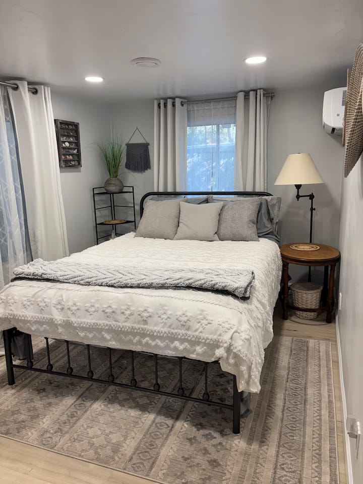 Უკანა საძინებელი, ორადგილიანი საწოლი 