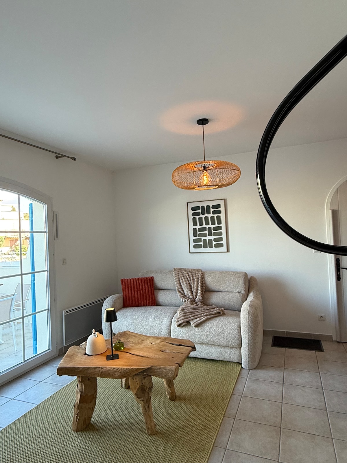 Top performing Airbnb: Etambo effect, stunning views of Aigues-Mortes marina in Aigues Mortes